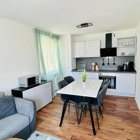 3room-central-modern- The Seashell By Lakescape Fewos Apartament Friedrichshafen